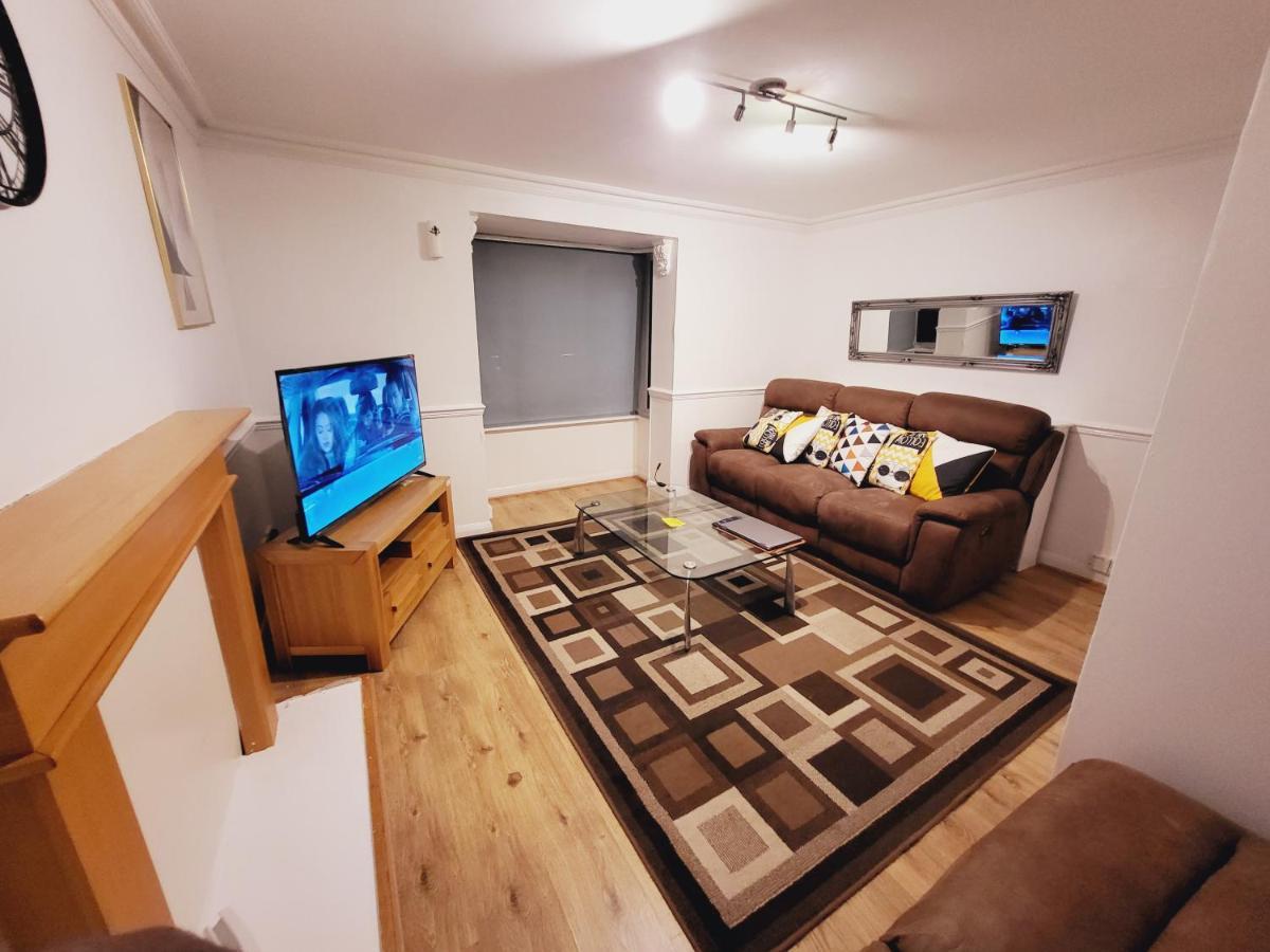 Manor Place Apartment Thamesmead Thamesmead  Екстер'єр фото