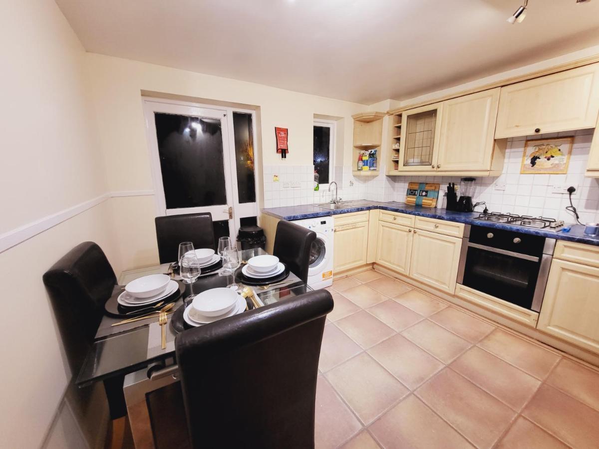 Manor Place Apartment Thamesmead Thamesmead  Екстер'єр фото