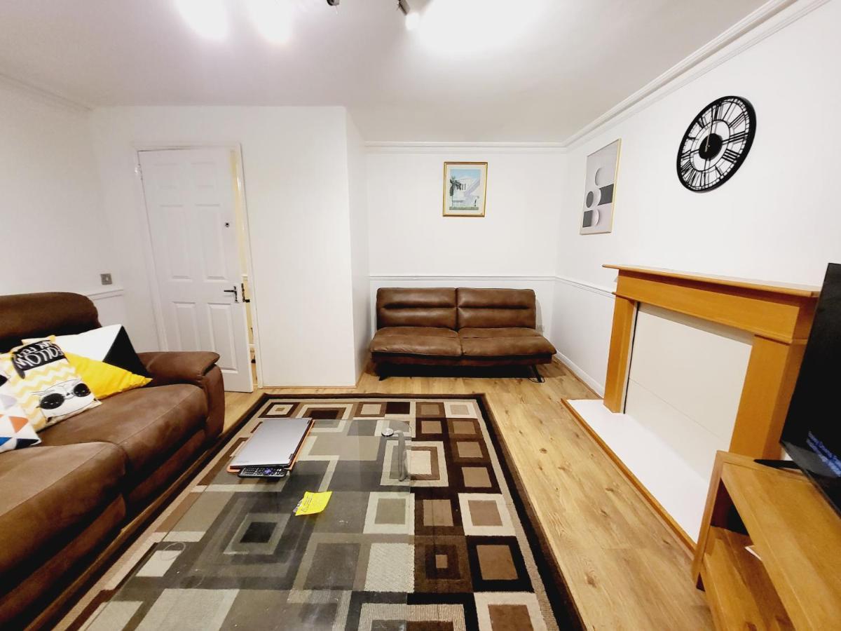 Manor Place Apartment Thamesmead Thamesmead  Екстер'єр фото
