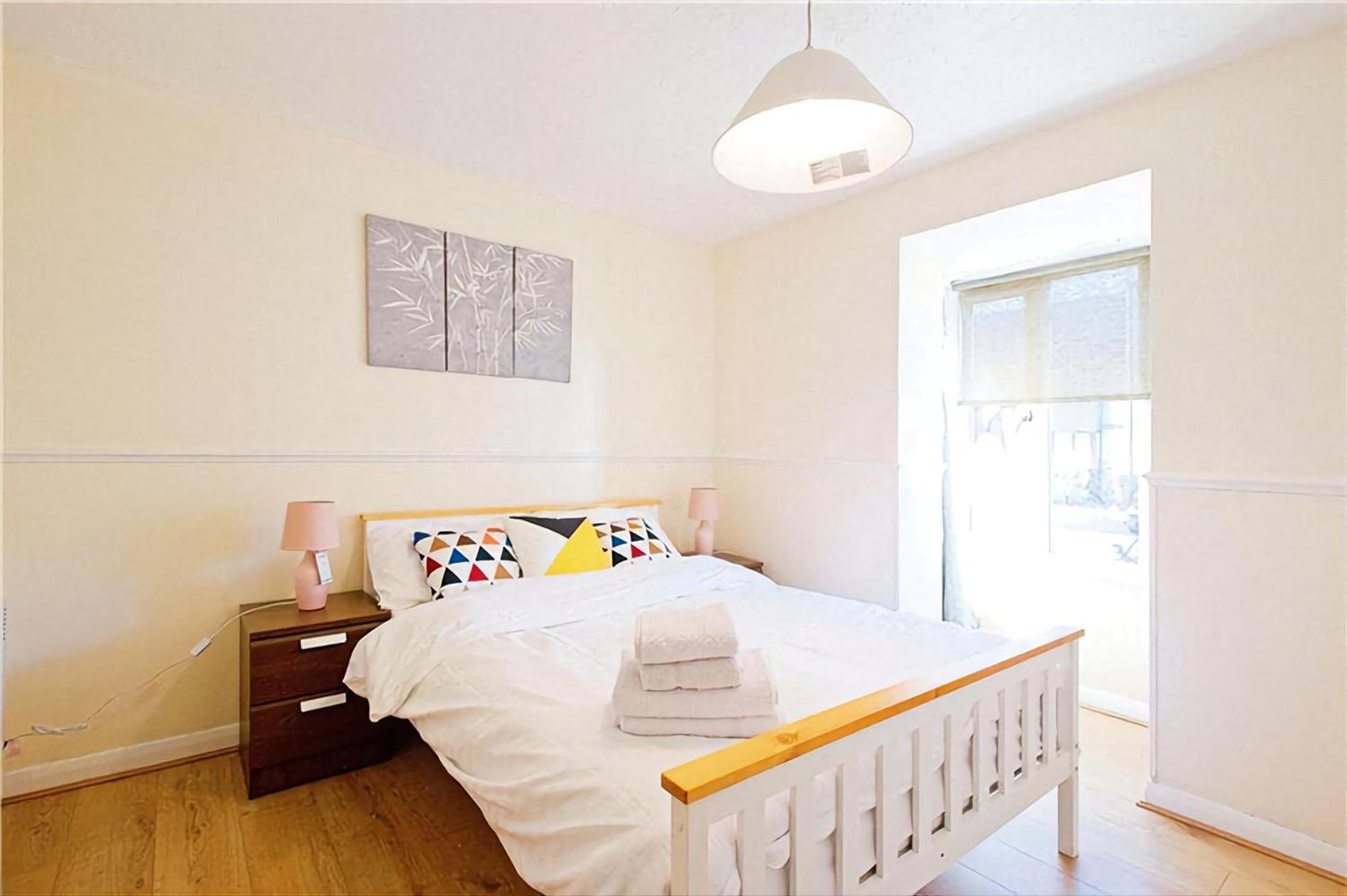 Manor Place Apartment Thamesmead Thamesmead  Екстер'єр фото